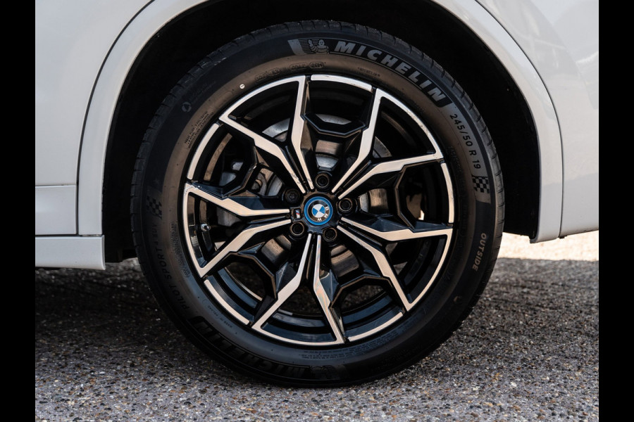 BMW X3 XDrive30e High Executive | M-Sport | Pano | Carplay | Camera