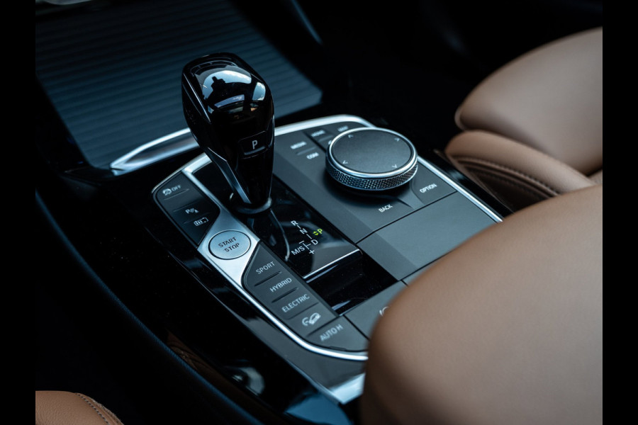 BMW X3 XDrive30e High Executive | M-Sport | Pano | Carplay | Camera