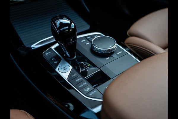 BMW X3 XDrive30e High Executive | M-Sport | Pano | Carplay | Camera
