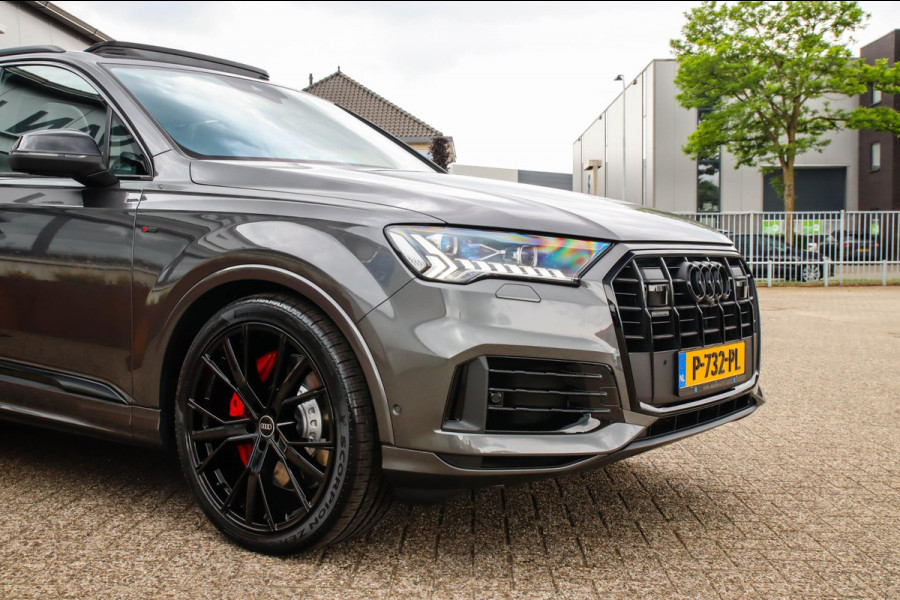 Audi Q7 55TFSI e Quattro Pro Line S S-Line 381pk Automaat! 1e Eig|DLR|Luchtvering|Panoramadak|Virtual|HD Matrix LED|Black|Trekhaak