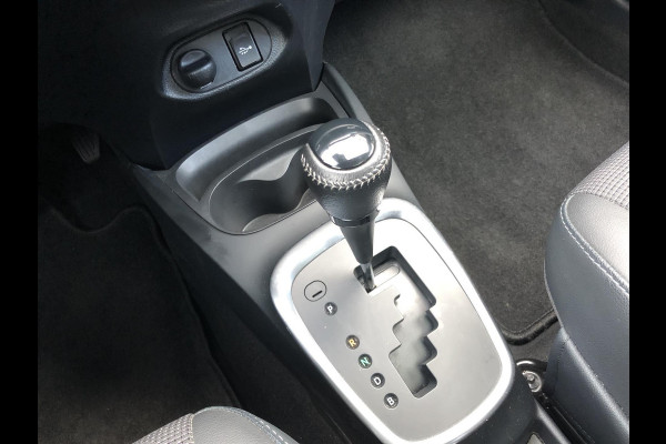 Toyota Yaris 1.5 Hybrid Executive | Trekhaak, Navigatie, Panoramadak, Leer/Alcantara, Armsteun, 16inch, Keyless, Meest Luxe!