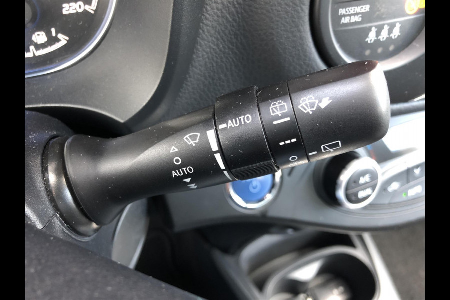 Toyota Yaris 1.5 Hybrid Executive | Trekhaak, Navigatie, Panoramadak, Leer/Alcantara, Armsteun, 16inch, Keyless, Meest Luxe!