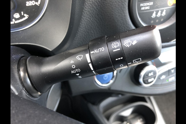 Toyota Yaris 1.5 Hybrid Executive | Trekhaak, Navigatie, Panoramadak, Leer/Alcantara, Armsteun, 16inch, Keyless, Meest Luxe!