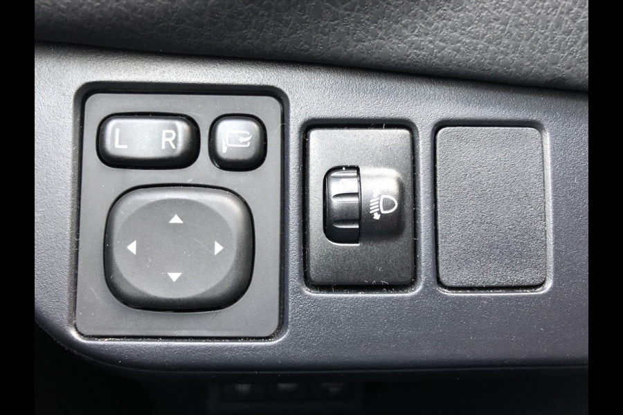 Toyota Yaris 1.5 Hybrid Executive | Trekhaak, Navigatie, Panoramadak, Leer/Alcantara, Armsteun, 16inch, Keyless, Meest Luxe!