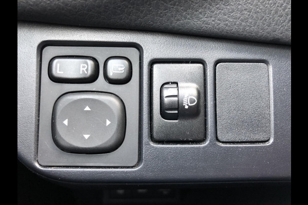 Toyota Yaris 1.5 Hybrid Executive | Trekhaak, Navigatie, Panoramadak, Leer/Alcantara, Armsteun, 16inch, Keyless, Meest Luxe!