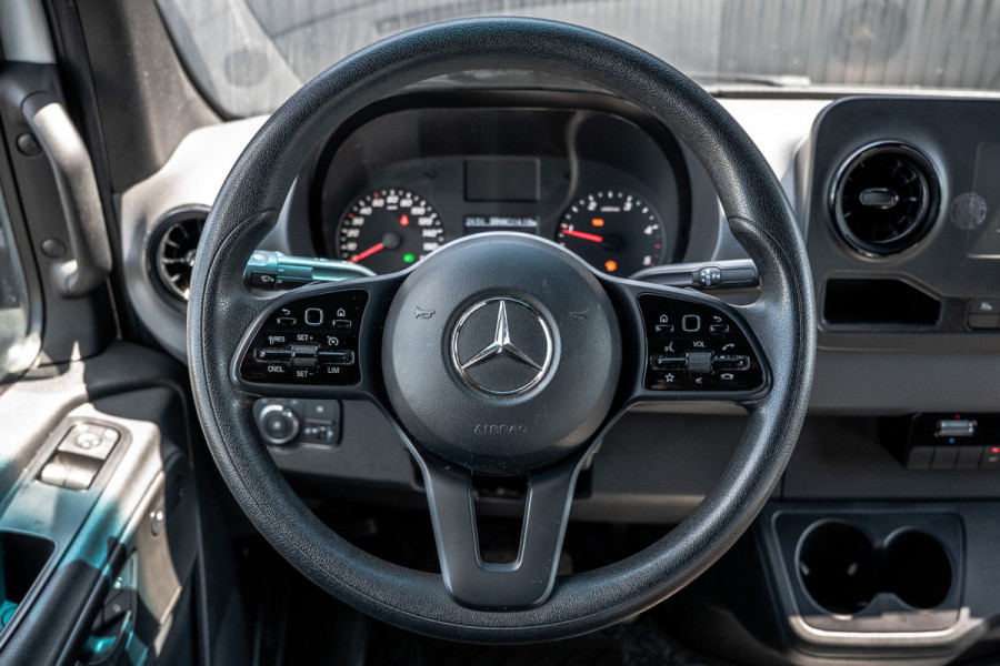 Mercedes-Benz Sprinter 317 CDI L3H2 | 170 PK | Automaat | Camera | Mbux | Cruise | PDC | Trekhaak