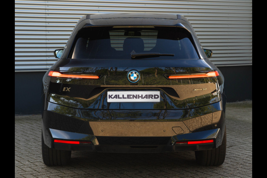 BMW iX xDrive50 - Luchtvering - Integral Active Steering - Driving Ass Prof - Pano