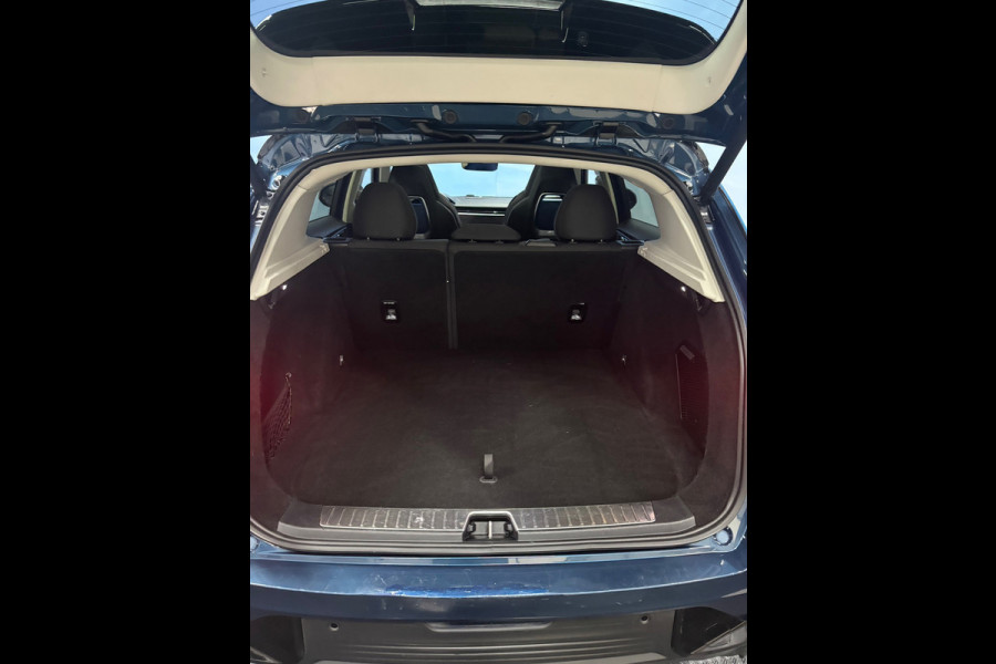 Lynk & Co 01 1.5 ano dak | Navi | 360 camera | LED | Carplay