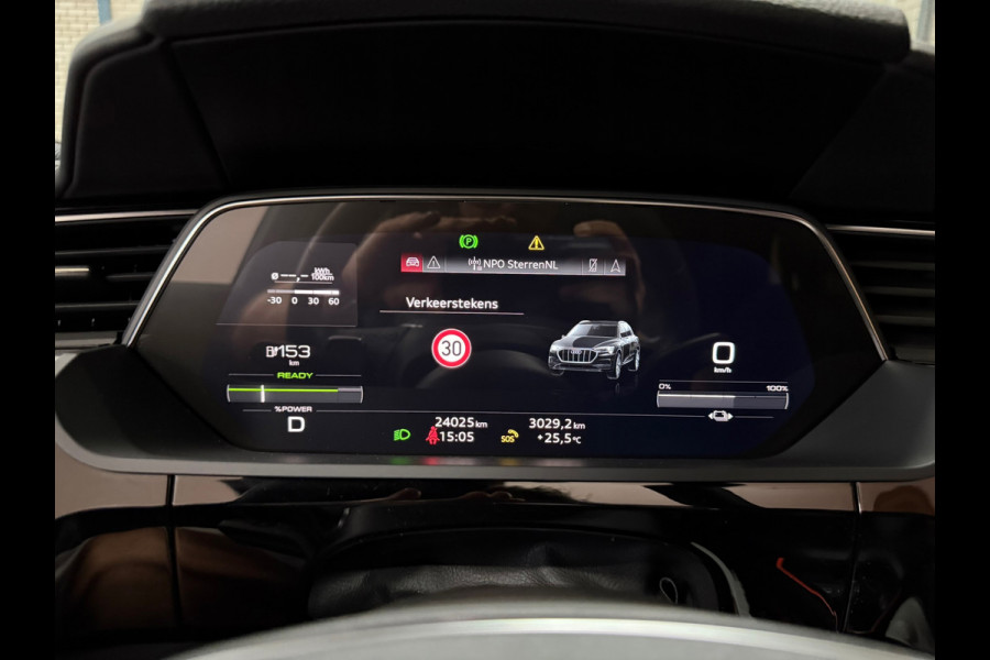 Audi e-tron E-tron 50 quattro S Black Edition 71 kWh | Panoramadak | Virtual Mirrors|360° Camera|Leder|Trekhaak | Memory | 21 Inch