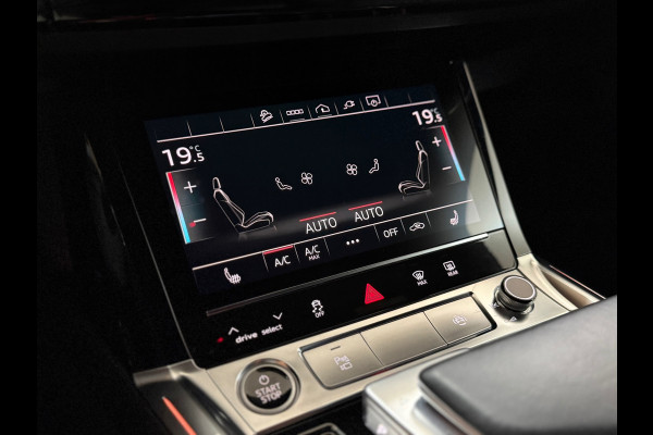 Audi e-tron E-tron 50 quattro S Black Edition 71 kWh | Panoramadak | Virtual Mirrors|360° Camera|Leder|Trekhaak | Memory | 21 Inch