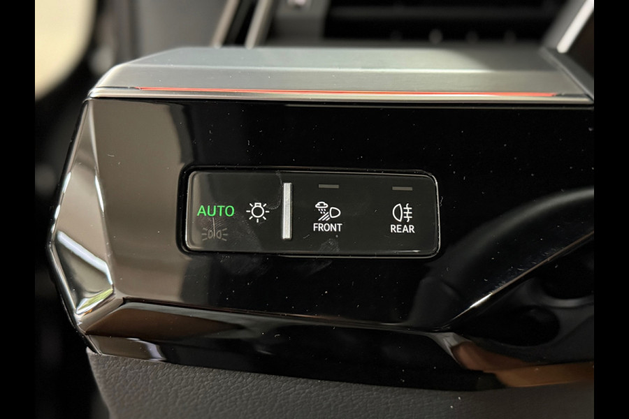 Audi e-tron E-tron 50 quattro S Black Edition 71 kWh | Panoramadak | Virtual Mirrors|360° Camera|Leder|Trekhaak | Memory | 21 Inch