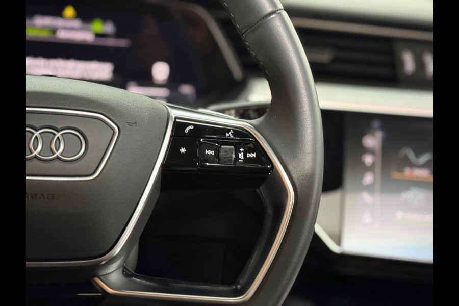 Audi e-tron E-tron 50 quattro S Black Edition 71 kWh | Panoramadak | Virtual Mirrors|360° Camera|Leder|Trekhaak | Memory | 21 Inch