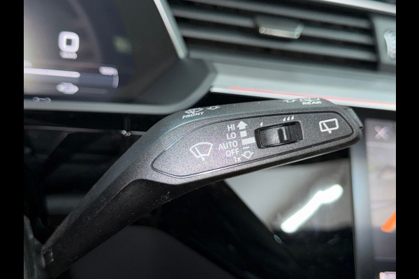 Audi e-tron E-tron 50 quattro S Black Edition 71 kWh | Panoramadak | Virtual Mirrors|360° Camera|Leder|Trekhaak | Memory | 21 Inch