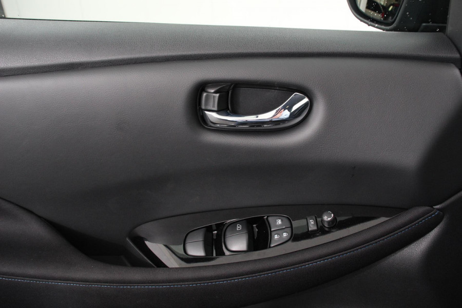 Nissan Leaf N-Connecta 40 kWh Navigatie Bluetooth Cruise Control Lichtmetalen Velgen Camera