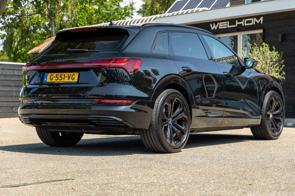 Audi e-tron E-tron 50 quattro S Line 71 kWh Soh 95% I S Line I Panoramadak I 22" I Adaptive Cruise I Luchtvering I CarPlay