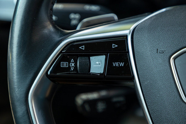 Audi e-tron E-tron 50 quattro S Line 71 kWh Soh 95% I S Line I Panoramadak I 22" I Adaptive Cruise I Luchtvering I CarPlay