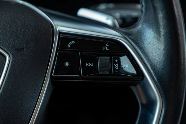 Audi e-tron E-tron 50 quattro S Line 71 kWh Soh 95% I S Line I Panoramadak I 22" I Adaptive Cruise I Luchtvering I CarPlay