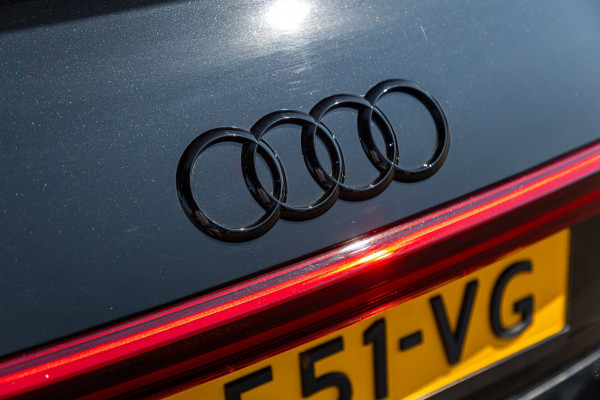 Audi e-tron E-tron 50 quattro S Line 71 kWh Soh 95% I S Line I Panoramadak I 22" I Adaptive Cruise I Luchtvering I CarPlay
