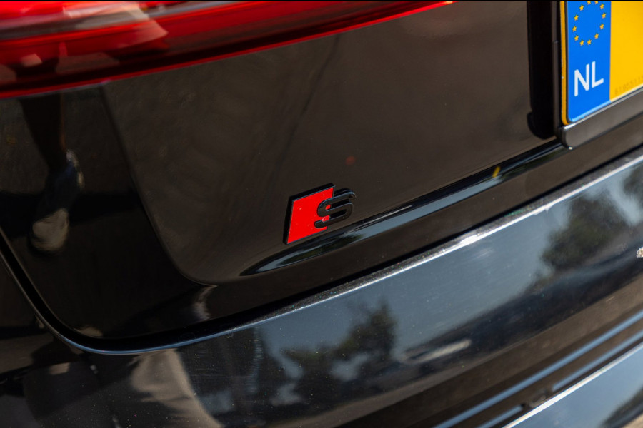 Audi e-tron E-tron 50 quattro S Line 71 kWh Soh 95% I S Line I Panoramadak I 22" I Adaptive Cruise I Luchtvering I CarPlay