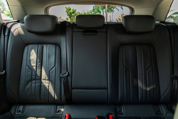 Audi e-tron E-tron 50 quattro S Line 71 kWh Soh 95% I S Line I Panoramadak I 22" I Adaptive Cruise I Luchtvering I CarPlay