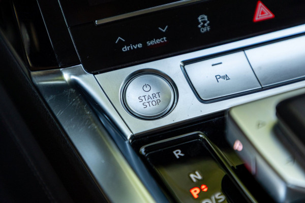 Audi e-tron E-tron 50 quattro S Line 71 kWh Soh 95% I S Line I Panoramadak I 22" I Adaptive Cruise I Luchtvering I CarPlay