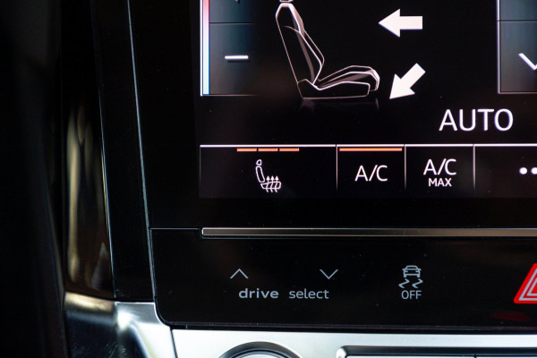 Audi e-tron E-tron 50 quattro S Line 71 kWh Soh 95% I S Line I Panoramadak I 22" I Adaptive Cruise I Luchtvering I CarPlay