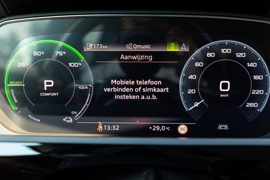 Audi e-tron E-tron 50 quattro S Line 71 kWh Soh 95% I S Line I Panoramadak I 22" I Adaptive Cruise I Luchtvering I CarPlay