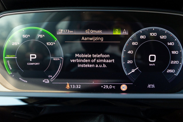 Audi e-tron E-tron 50 quattro S Line 71 kWh Soh 95% I S Line I Panoramadak I 22" I Adaptive Cruise I Luchtvering I CarPlay
