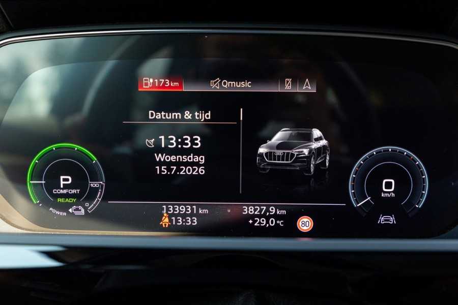 Audi e-tron E-tron 50 quattro S Line 71 kWh Soh 95% I S Line I Panoramadak I 22" I Adaptive Cruise I Luchtvering I CarPlay