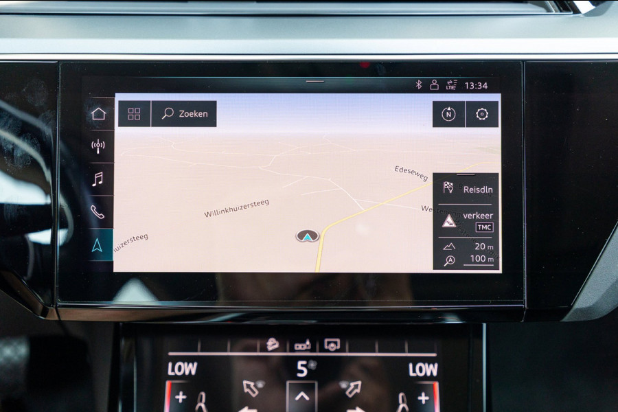 Audi e-tron E-tron 50 quattro S Line 71 kWh Soh 95% I S Line I Panoramadak I 22" I Adaptive Cruise I Luchtvering I CarPlay