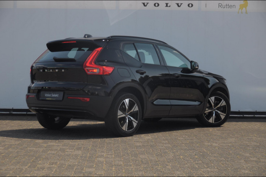 Volvo XC40 T4 211PK Automaat Recharge R-Design / Adaptieve cruise control / BLIS / stoel - en stuurwielverwarming / Elektrische achterklep / Parkeersensoren met camera / Apple carplay / All season banden