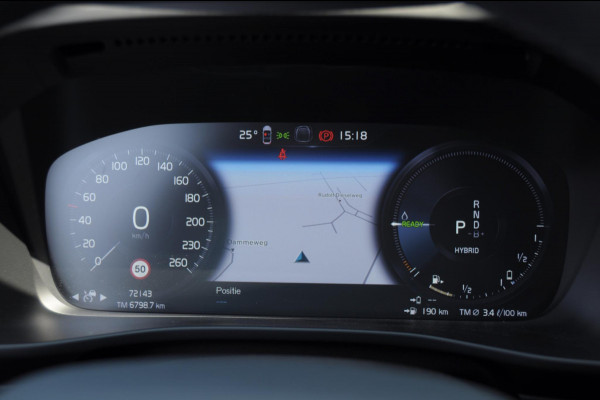 Volvo XC40 T4 211PK Automaat Recharge R-Design / Adaptieve cruise control / BLIS / stoel - en stuurwielverwarming / Elektrische achterklep / Parkeersensoren met camera / Apple carplay / All season banden