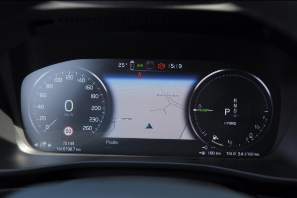 Volvo XC40 T4 211PK Automaat Recharge R-Design / Adaptieve cruise control / BLIS / stoel - en stuurwielverwarming / Elektrische achterklep / Parkeersensoren met camera / Apple carplay / All season banden