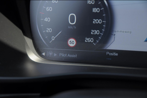 Volvo XC40 T4 211PK Automaat Recharge R-Design / Adaptieve cruise control / BLIS / stoel - en stuurwielverwarming / Elektrische achterklep / Parkeersensoren met camera / Apple carplay / All season banden