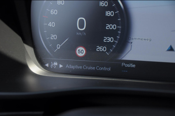 Volvo XC40 T4 211PK Automaat Recharge R-Design / Adaptieve cruise control / BLIS / stoel - en stuurwielverwarming / Elektrische achterklep / Parkeersensoren met camera / Apple carplay / All season banden