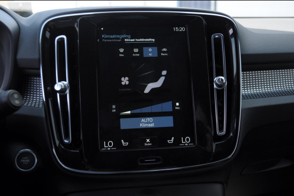 Volvo XC40 T4 211PK Automaat Recharge R-Design / Adaptieve cruise control / BLIS / stoel - en stuurwielverwarming / Elektrische achterklep / Parkeersensoren met camera / Apple carplay / All season banden
