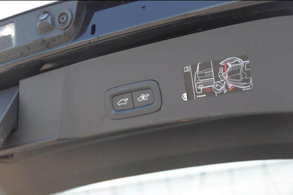 Volvo XC40 T4 211PK Automaat Recharge R-Design / Adaptieve cruise control / BLIS / stoel - en stuurwielverwarming / Elektrische achterklep / Parkeersensoren met camera / Apple carplay / All season banden
