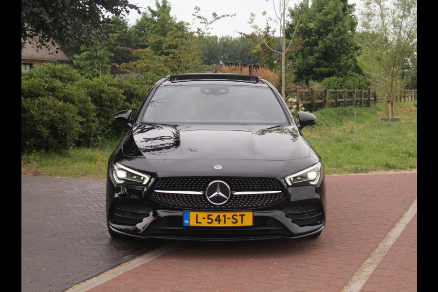 Mercedes-Benz CLA-Klasse 200 Business Solution AMG | Panoramadak | Burmester | Camera | Apple Carplay | Sfeerverlichting |