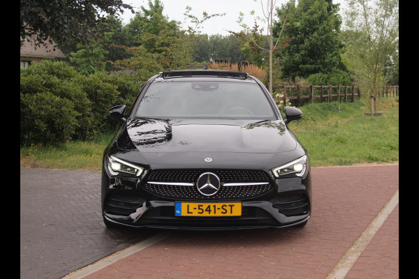 Mercedes-Benz CLA-Klasse 200 Business Solution AMG | Panoramadak | Burmester | Camera | Apple Carplay | Sfeerverlichting |