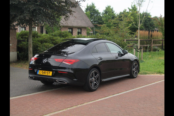 Mercedes-Benz CLA-Klasse 200 Business Solution AMG | Panoramadak | Burmester | Camera | Apple Carplay | Sfeerverlichting |