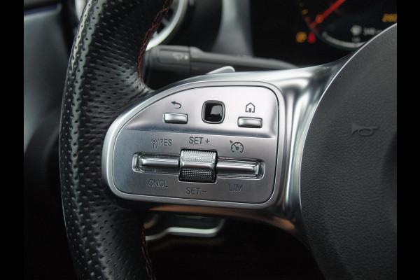 Mercedes-Benz CLA-Klasse 200 Business Solution AMG | Panoramadak | Burmester | Camera | Apple Carplay | Sfeerverlichting |