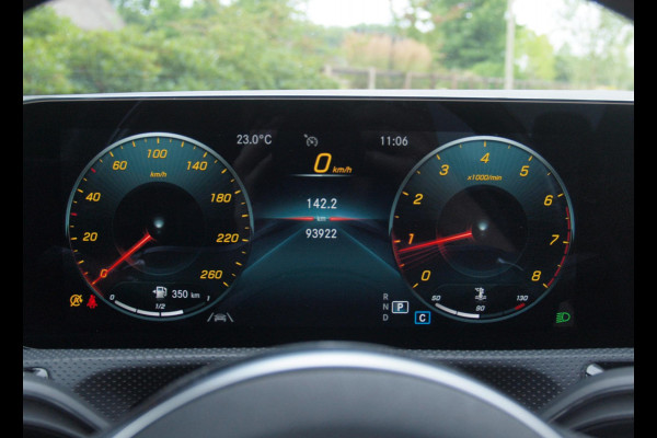 Mercedes-Benz CLA-Klasse 200 Business Solution AMG | Panoramadak | Burmester | Camera | Apple Carplay | Sfeerverlichting |