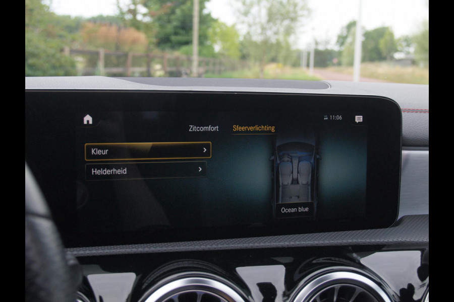 Mercedes-Benz CLA-Klasse 200 Business Solution AMG | Panoramadak | Burmester | Camera | Apple Carplay | Sfeerverlichting |