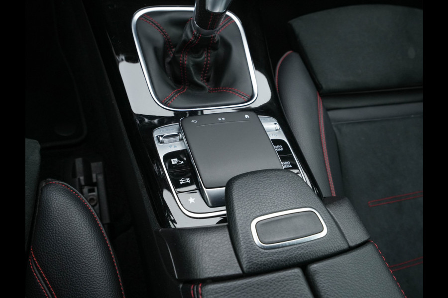 Mercedes-Benz A-Klasse 180 AMG-Line Business Solution *PANO | LEATHER-MICROFIBRE | WIDESCREEN-COCKPIT | FULL-LED | CAMERA | ECC | PDC | CRUISE | HEATED-SPORTSEATS | PRIVACY-GLASS | 18"ALU*