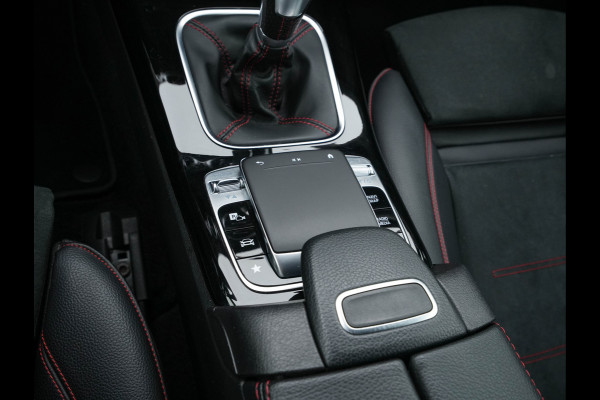 Mercedes-Benz A-Klasse 180 AMG-Line Business Solution *PANO | LEATHER-MICROFIBRE | WIDESCREEN-COCKPIT | FULL-LED | CAMERA | ECC | PDC | CRUISE | HEATED-SPORTSEATS | PRIVACY-GLASS | 18"ALU*