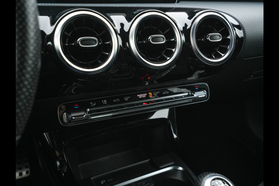 Mercedes-Benz A-Klasse 180 AMG-Line Business Solution *PANO | LEATHER-MICROFIBRE | WIDESCREEN-COCKPIT | FULL-LED | CAMERA | ECC | PDC | CRUISE | HEATED-SPORTSEATS | PRIVACY-GLASS | 18"ALU*