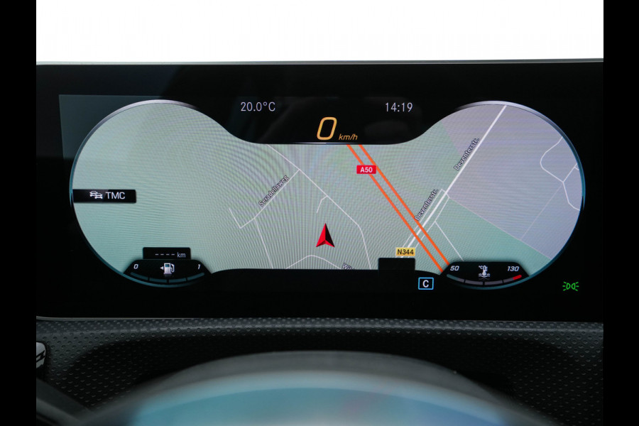 Mercedes-Benz A-Klasse 180 AMG-Line Business Solution *PANO | LEATHER-MICROFIBRE | WIDESCREEN-COCKPIT | FULL-LED | CAMERA | ECC | PDC | CRUISE | HEATED-SPORTSEATS | PRIVACY-GLASS | 18"ALU*