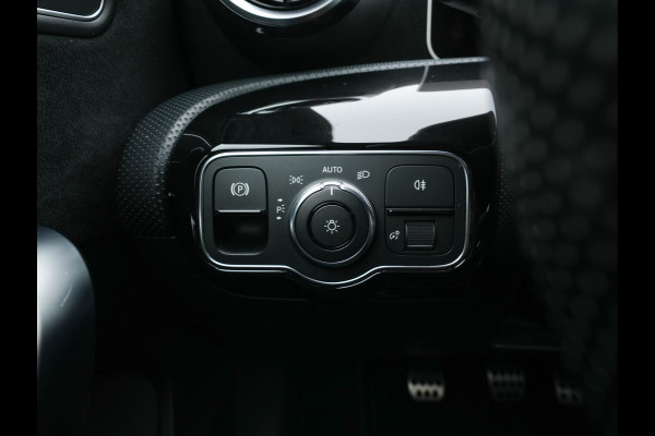 Mercedes-Benz A-Klasse 180 AMG-Line Business Solution *PANO | LEATHER-MICROFIBRE | WIDESCREEN-COCKPIT | FULL-LED | CAMERA | ECC | PDC | CRUISE | HEATED-SPORTSEATS | PRIVACY-GLASS | 18"ALU*