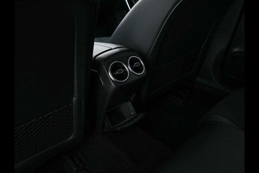 Mercedes-Benz A-Klasse 180 AMG-Line Business Solution *PANO | LEATHER-MICROFIBRE | WIDESCREEN-COCKPIT | FULL-LED | CAMERA | ECC | PDC | CRUISE | HEATED-SPORTSEATS | PRIVACY-GLASS | 18"ALU*