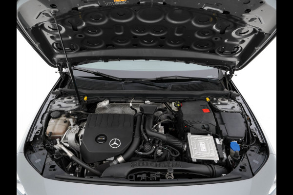 Mercedes-Benz A-Klasse 180 AMG-Line Business Solution *PANO | LEATHER-MICROFIBRE | WIDESCREEN-COCKPIT | FULL-LED | CAMERA | ECC | PDC | CRUISE | HEATED-SPORTSEATS | PRIVACY-GLASS | 18"ALU*